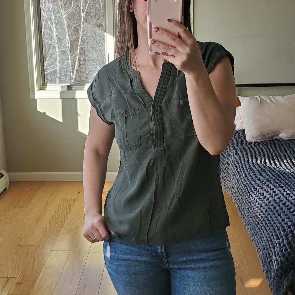 Merona cap sleeve 1/4 button up notched v neck olive green shirt